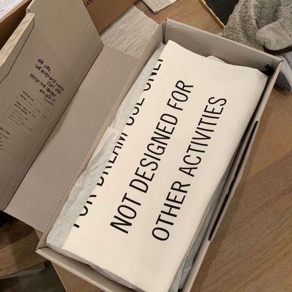 SOLD NWT Women’s golden goose sneakers size 39 NWT - Picture 7 of 8